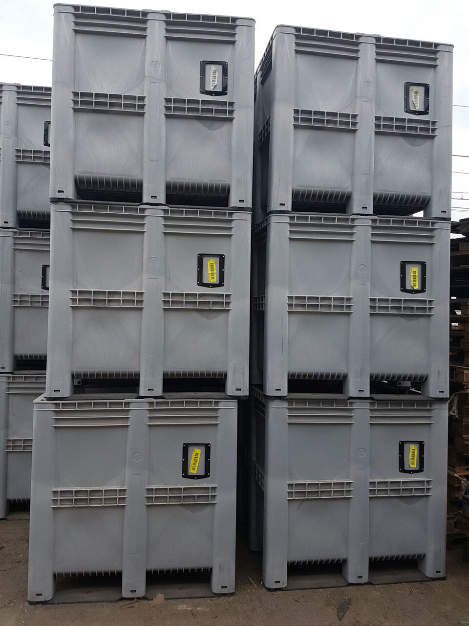 Plaatsen van kleine containers in pvc
